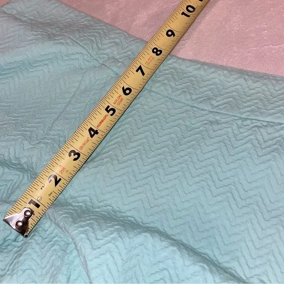 Size 6 (Petite) Crown & Ivy Teal Textured Scalloped Shorts 6P - Picture 6 of 11
